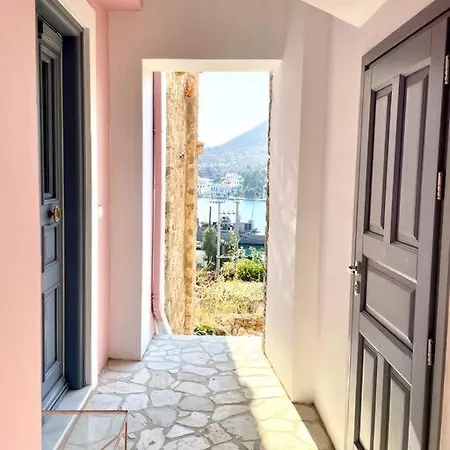 Stunning 4 Bedroom On Kastellorizo Meyísti
