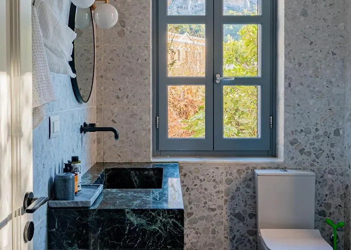 Stunning 4 Bedroom On Kastellorizo Meyísti