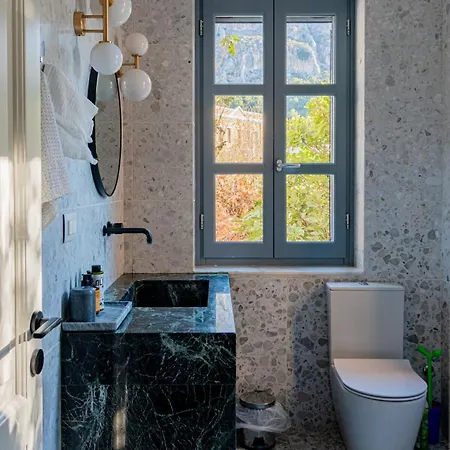 Stunning 4 Bedroom On Kastellorizo Meyísti